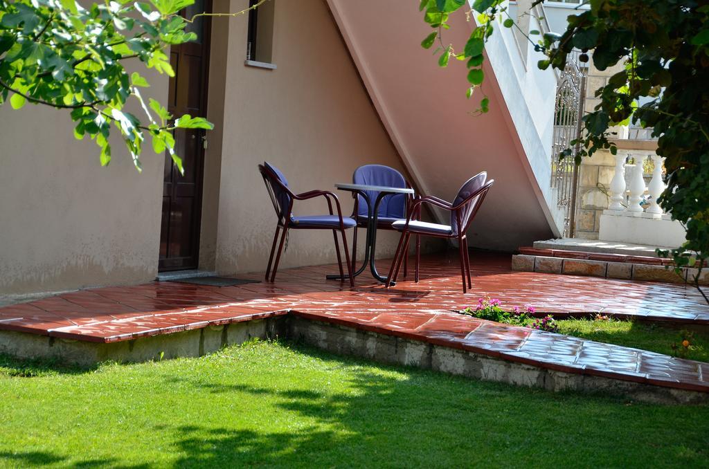 Apartments Leo Trebinje Rom bilde