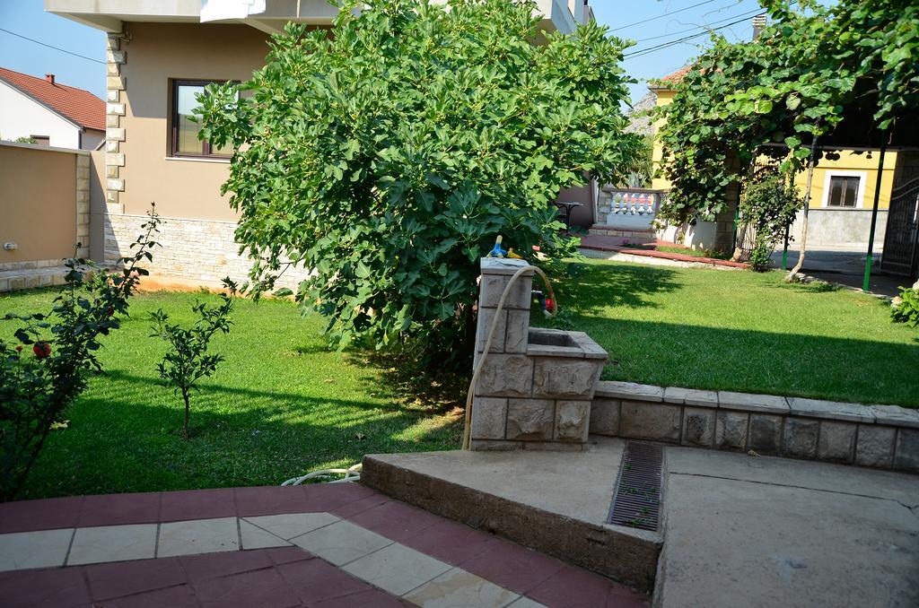 Apartments Leo Trebinje Rom bilde